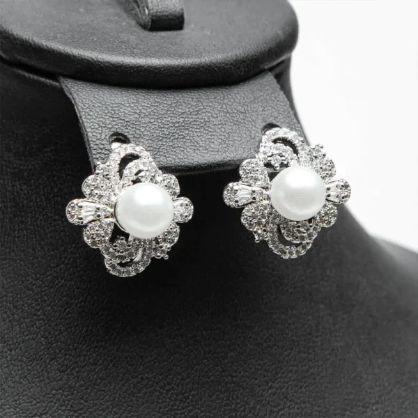 Boucles d'oreilles parure Pierre lys de mer perles d'eau douce zircons cristaux acier argenté