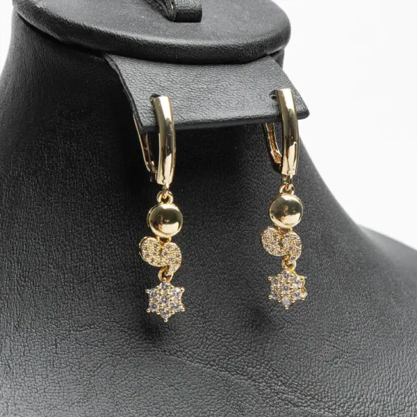 Boucles d'oreilles parure Oursins d'or zircons cristaux finition dorée acier