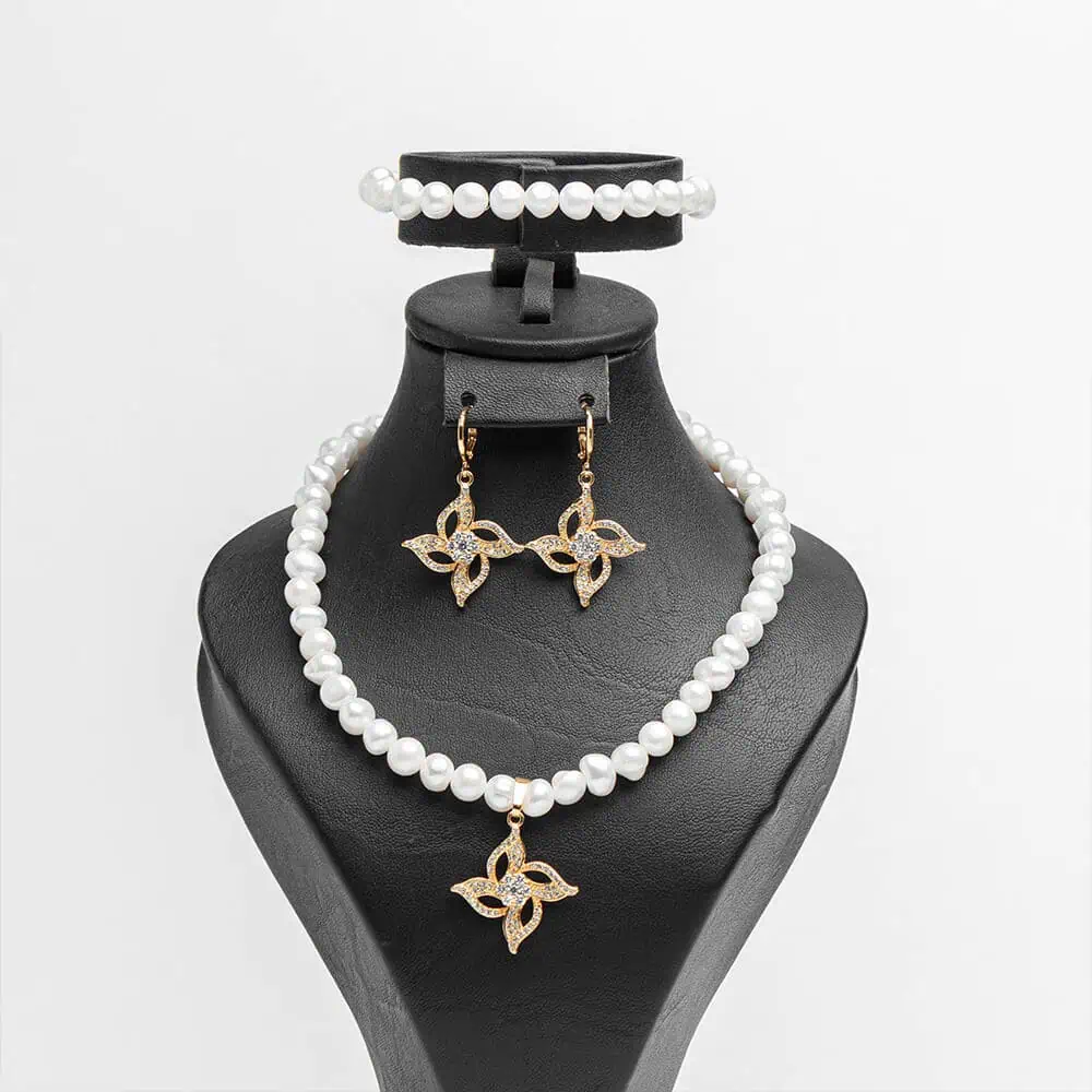 Parure complète Étoile à fleurs perles blanches cristaux zircons acier inoxydable doré