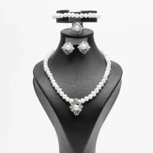 Parure complète Pierre lys de mer perles d'eau douce zircons cristaux finition argentée 4 pièces