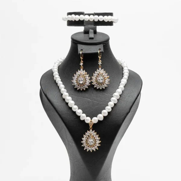 Parure complète Multi-graines perles d'eau douce zircons rosés finition dorée