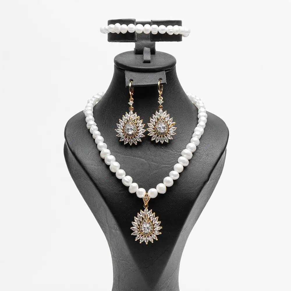 Parure complète Multi-graines perles d'eau douce zircons rosés finition dorée