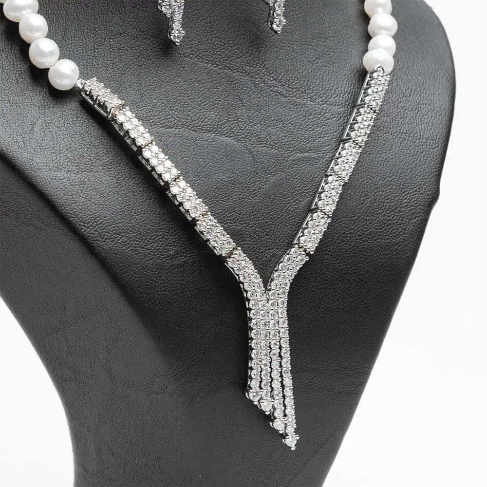 Collier en perles d'eau douce avec pendentif cascade zircons blancs argenté Ascellà Algérie