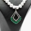 Collier Vert Émeraude - Ascellà Algérie Collier pendentif parure Vert émeraude perles d'eau douce blanches et pierres emerald green zircons