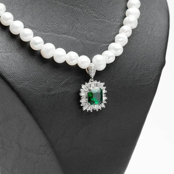 Collier en perles d'eau douce blanches pendentif zircon vert émeraude parure Crépuscule de cristal en acier inoxydable