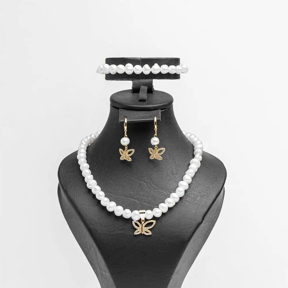 Parure complète Papillon royal doré perles d'eau douce zircons finition dorée 3 pièces