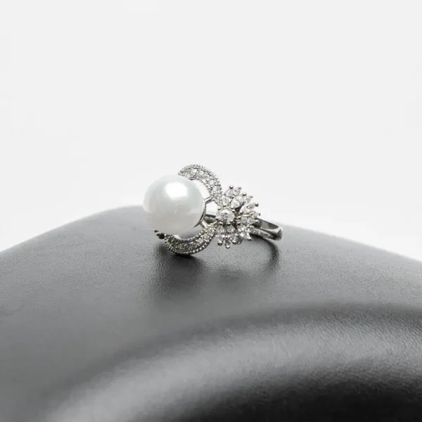 Bague femme perle blanche acier inoxydable avec pearl design chakra