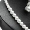 Perles blanches naturelles détail collier Arbre de Chakra